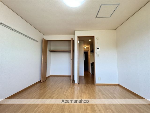 CRESTの内装写真