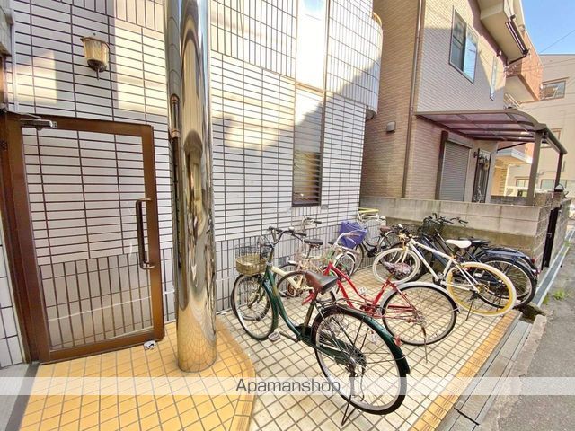 ビッグバーンズマンション高殿の玄関写真