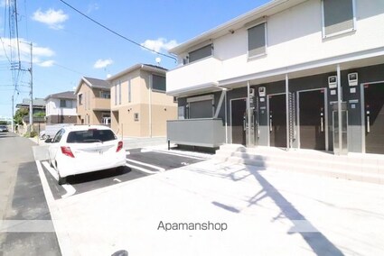 グランドソレイユ[1LDK/42.38m2]の駐車場