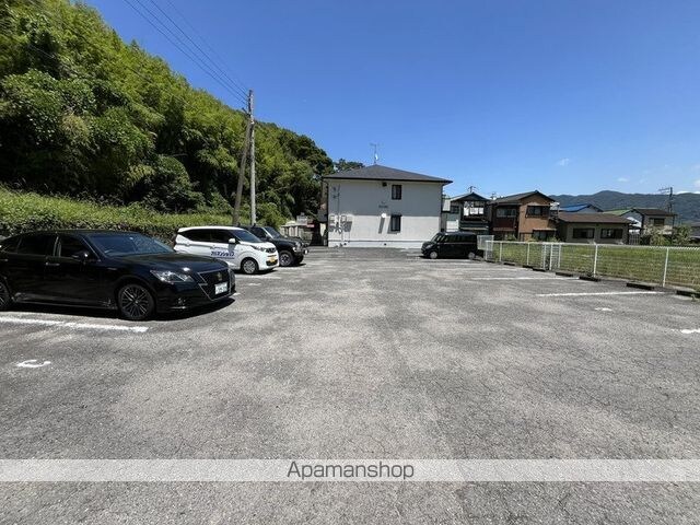 和歌山県海南市船尾[2DK/53.85m2]の駐車場