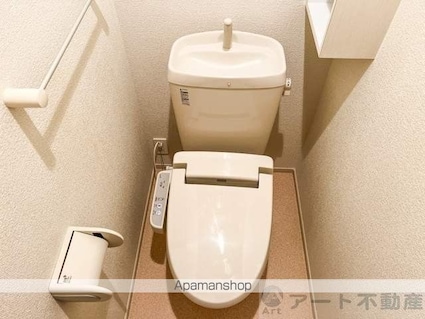 キャピトゥール[2LDK/63.49m2]のトイレ