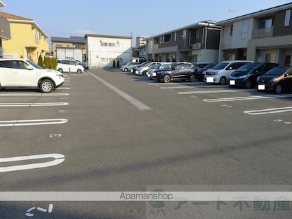 サニーヴィラ　Ⅲ[2LDK/55.42m2]の駐車場4