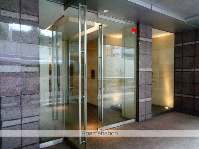 スペーシア三軒茶屋弐番館[1R/30.2m2]のエントランス