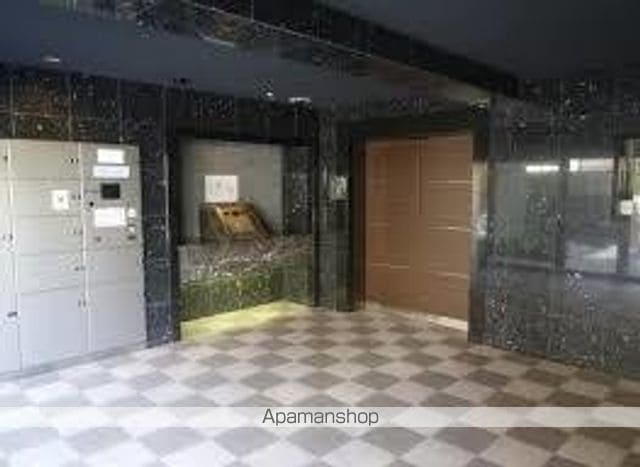フェニックス目黒弐番館の玄関写真