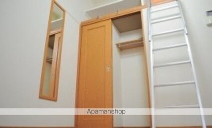 レオパレスロイヤル[1K/20.28m2]の収納