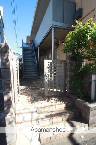 クレストコートの玄関写真