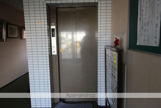 スカイコートモリの玄関写真