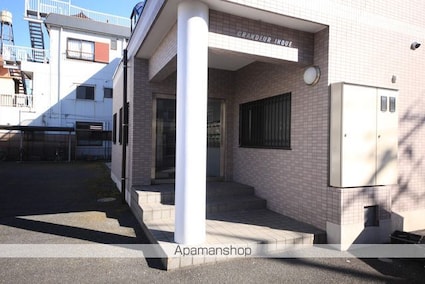 グランドール井上[1K/20m2]のエントランス