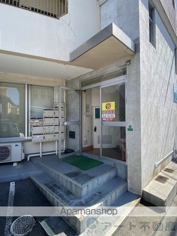 田中ビルの玄関写真
