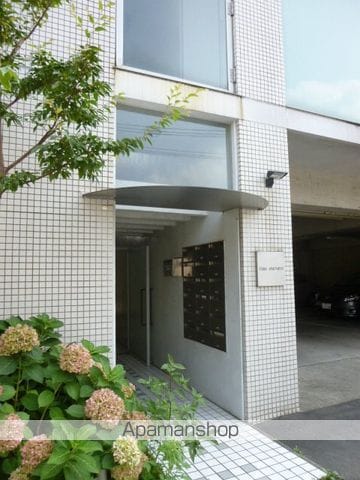 ステアーズアパートメントの玄関写真