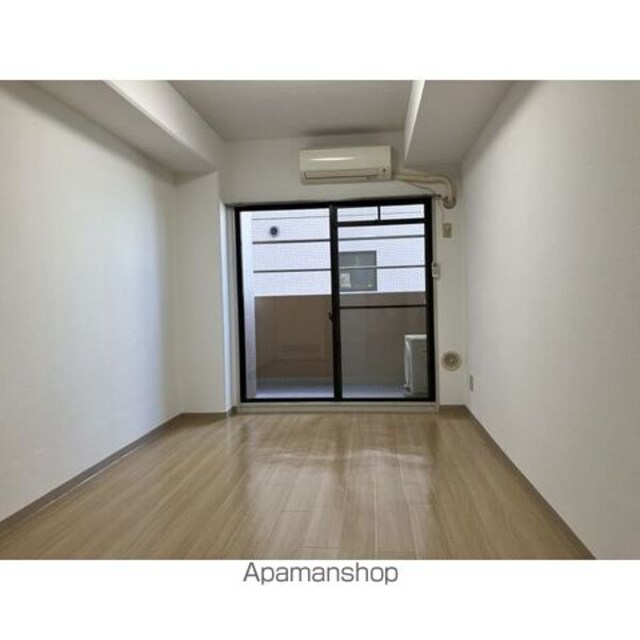 ダイアパレス大手町　第３[1DK/24.7m2]のリビング・居間1