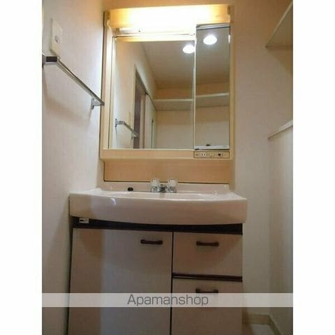 グランドハイツ原 A棟の内装写真