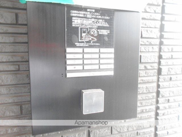 八幡宿マンションの玄関写真