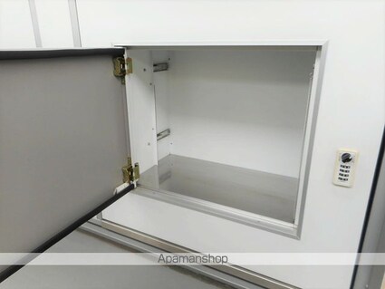 レオパレスやまぼうし[1K/26.08m2]の玄関