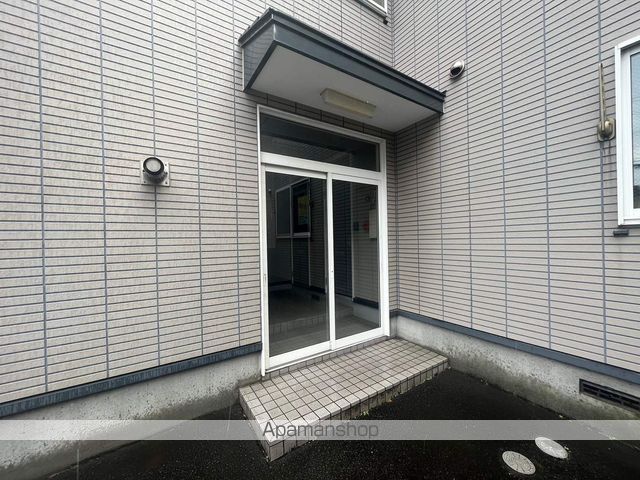 2条マンションの玄関写真