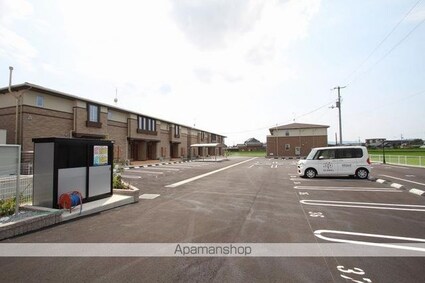 ベル　フィオーレＢ[2LDK/57.07m2]の駐車場