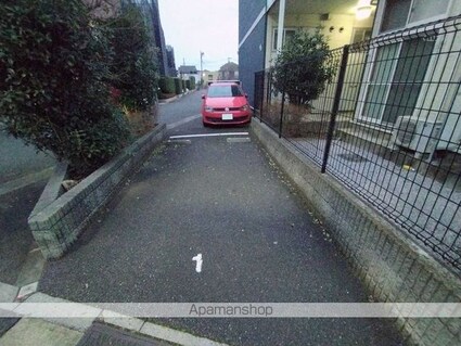 レオパレス世田谷[1K/19.87m2]の駐車場