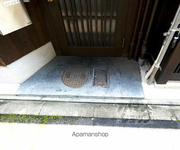 地下鉄東西線 二条駅 徒歩12分 2階建 築57年の内装写真