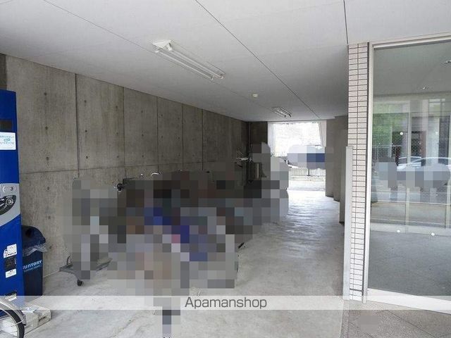 ブラスト東中通の玄関写真