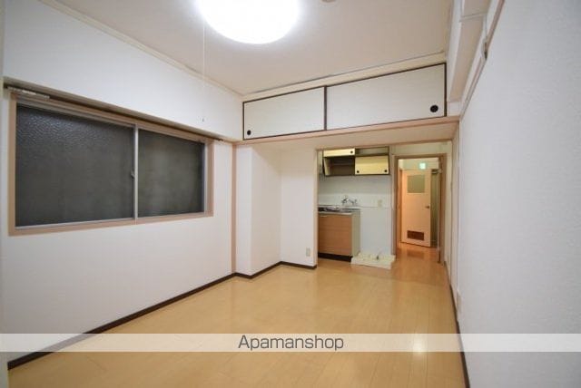 インフィールド的場の内装写真