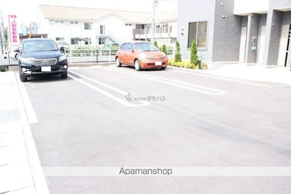 サン・リュミエール[1LDK/40.53m2]の駐車場1