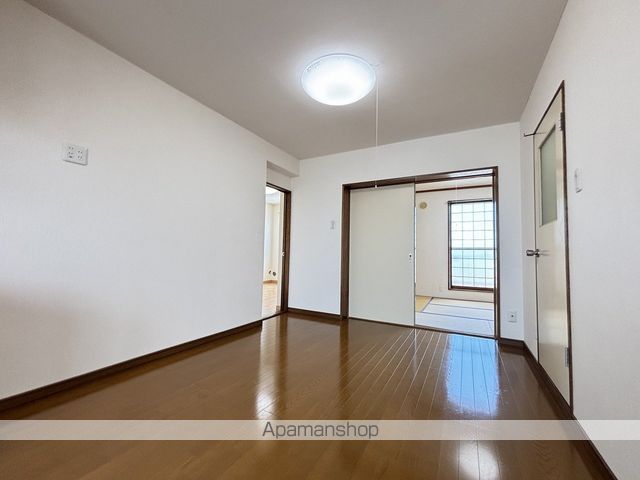 ロイヤルライフ富岡の内装写真