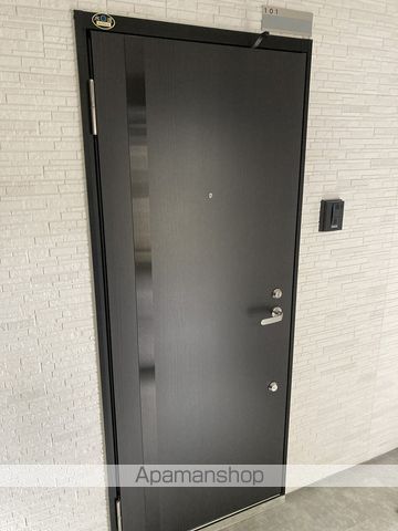 ラフィネ東大畑通の玄関写真