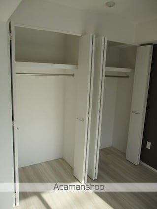 ラティエラ滝野川[2LDK/55.8m2]の収納