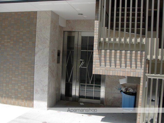 クイーンライフ新今里の玄関写真