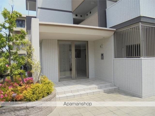 クレスト園田の玄関写真