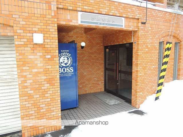 プレサント南10西11の玄関写真