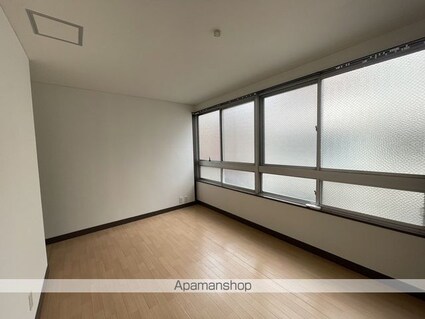 井上ビル[3LDK/101m2]の内装4