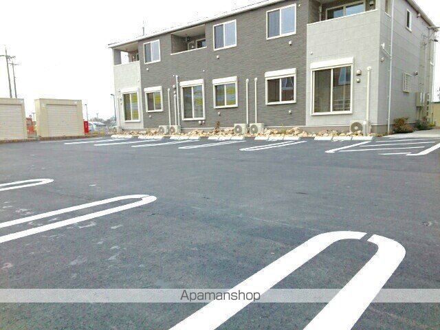 【岐阜市柳津町下佐波のアパートの写真】