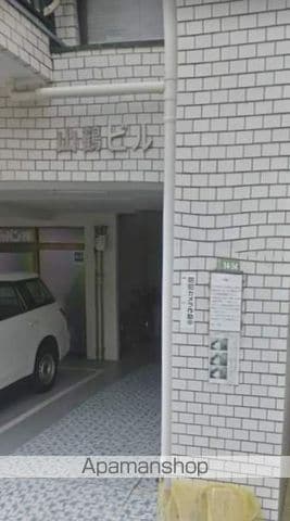 山鶴ビルの玄関写真