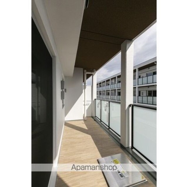 ＬＩＢＲ　ＧＲＡＮＴ　西新宿ＷＥＳＴ[3LDK/68.05m2]のバルコニー
