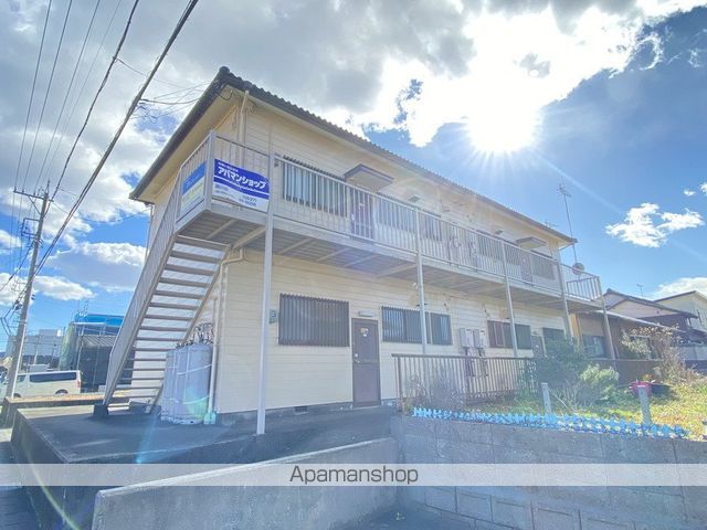 植新アパートの外観写真