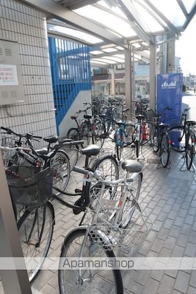 サンハイツ山之内[1K/18m2]の駐車場