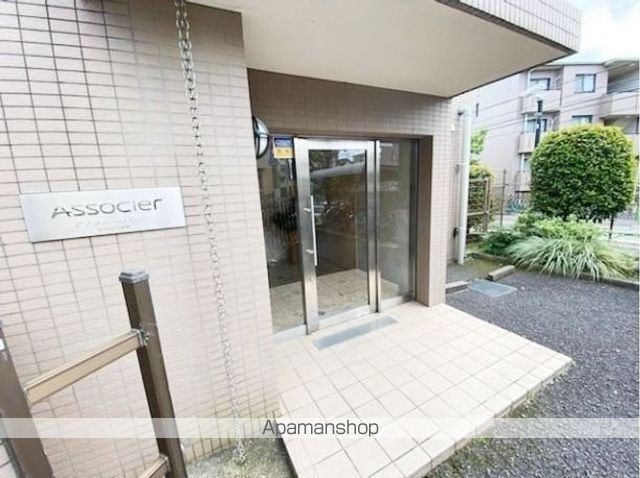 アソシエール駒沢の玄関写真