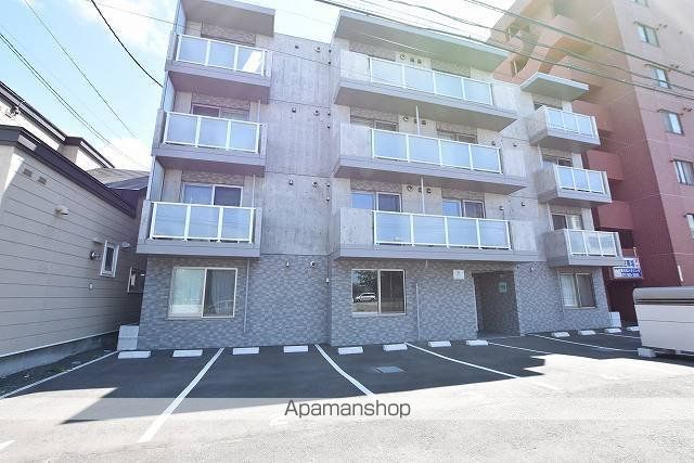LAPLACE EASTの外観写真