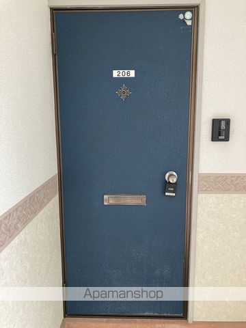 メゾンキャッスルベリーの玄関写真