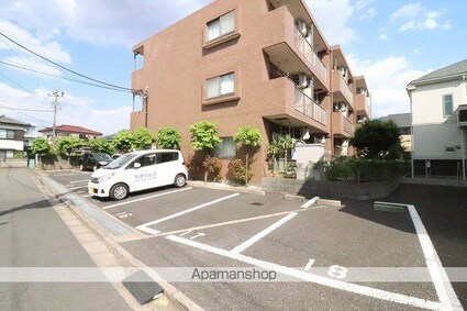 フェアリーフォレスト[1K/30m2]の駐車場2