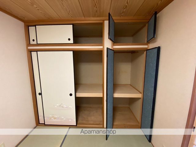 厚木市 3階建 築26年の内装写真
