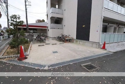 リブリ・武蔵野[1K/26.08m2]の駐車場1