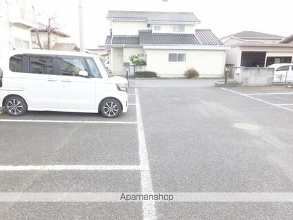 レオパレスユキコーポ７７[1K/26.08m2]の駐車場