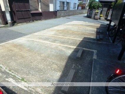 グリーンハウス[1K/21.55m2]の駐車場1