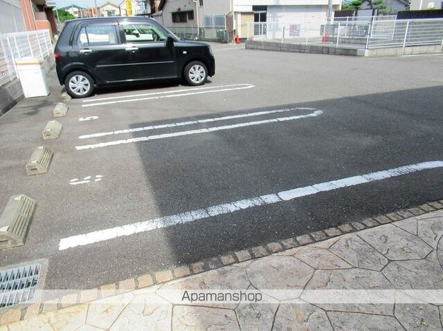 和歌山県和歌山市北中島１丁目[1LDK/45.07m2]の駐車場2