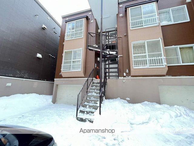 ビュースター星置B棟の玄関写真