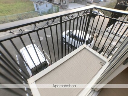ＨＯＬＬｉ[1R/30.03m2]のバルコニー
