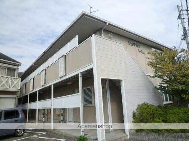 シュテルンハイムA棟の玄関写真