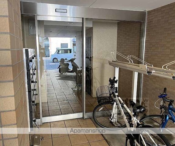 サンクスパレ千代原の玄関写真
